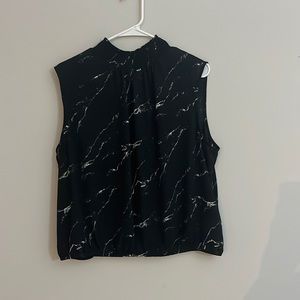 Marble patter turtle neck tank top